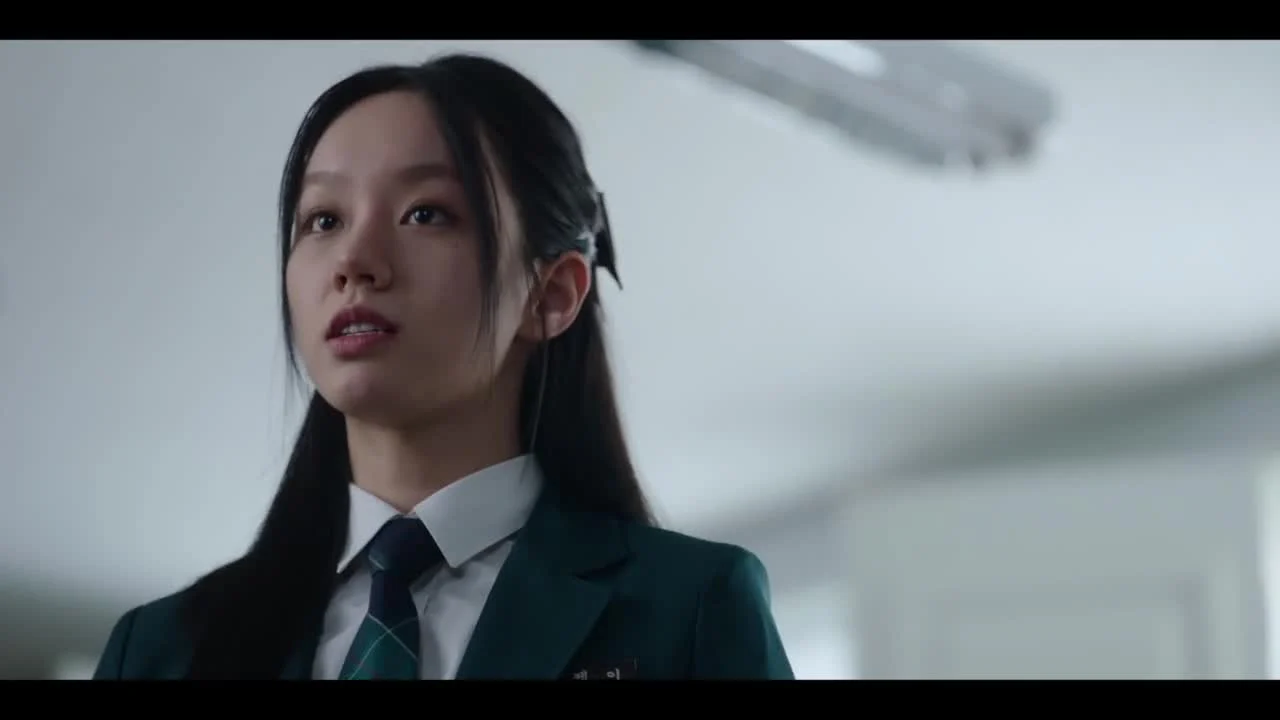 Кадры из сериала Дружеское соперничество 4 серия 1 сезон (2025)